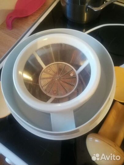 Соковыжималка Ладомир