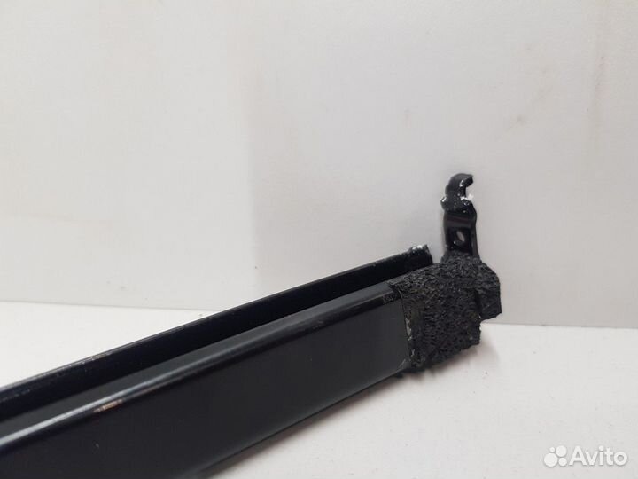 Направляющая стекла задняя левая (Infiniti Q50)