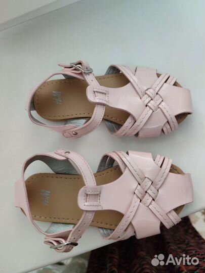 Детская обувь на мальчика и девочку