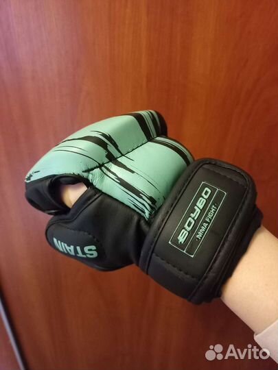Перчатки для смешанных единоборств
