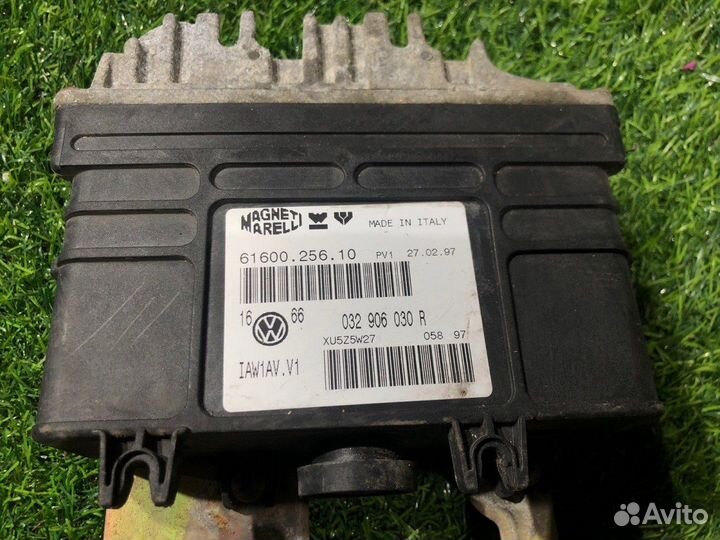 Электронный блок Volkswagen Golf 3 1991-1997