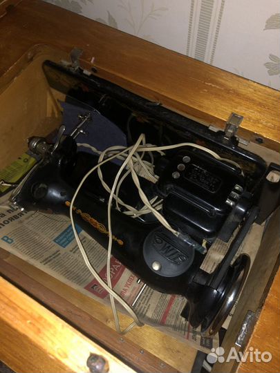 Ножная швейная машинка 2м