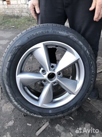 Accelera 651 16.00/20 R16