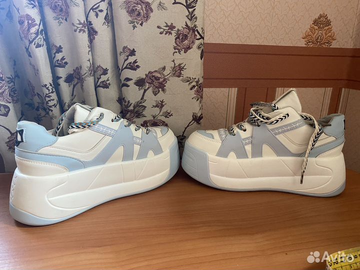 Кроссовки р.40(38) naked wolfe