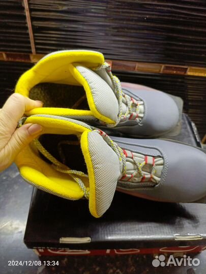 Лыжные ботинки