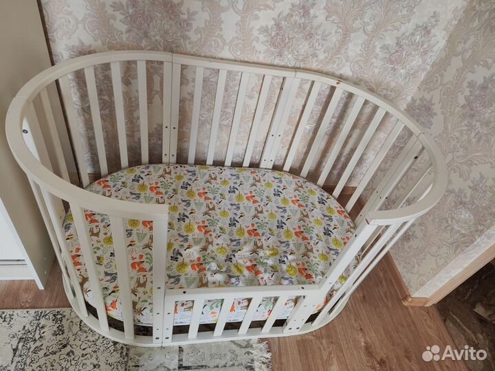 Кровать- трансформер с маятником