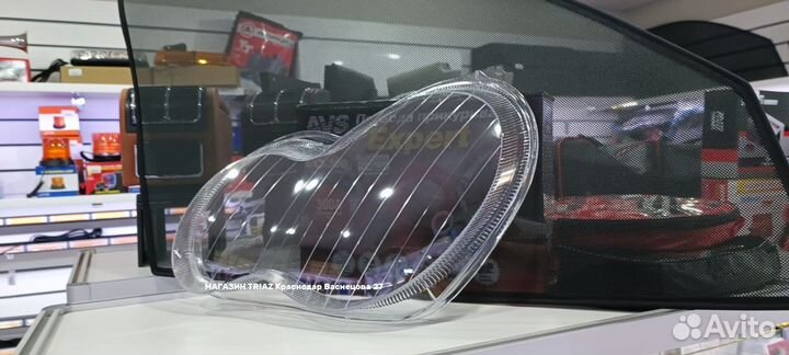 Стекло фары mercedes C-class W203 2004-2007 левое