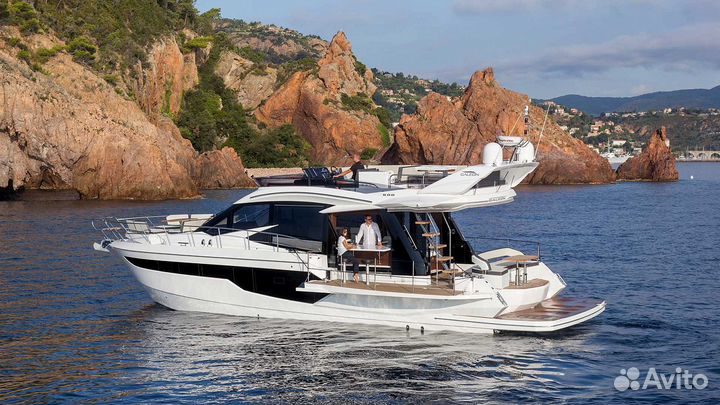 Моторная яхта Galeon 500 FLY