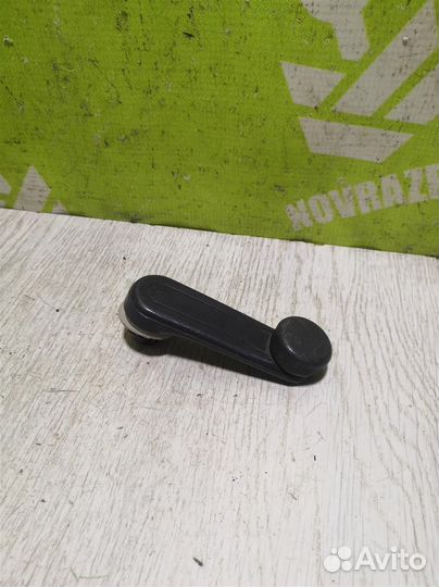 Ручка стеклоподъемника Тойота Королла Е100