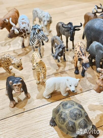 Коллекция фигурок животных