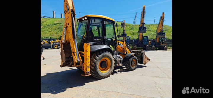 Экскаватор-погрузчик JCB 3CX4T, 2011