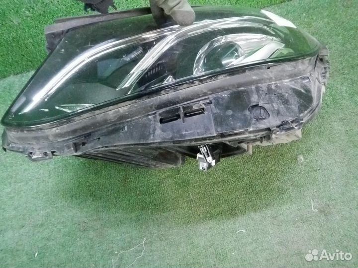 Фара левая Mercedes-Benz E-Class