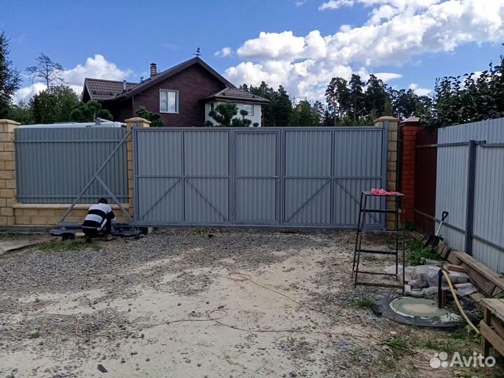 Забор с воротами и калиткой под ключ
