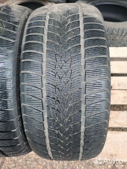 Minerva Frostrack UHP 225/40 R18 92V