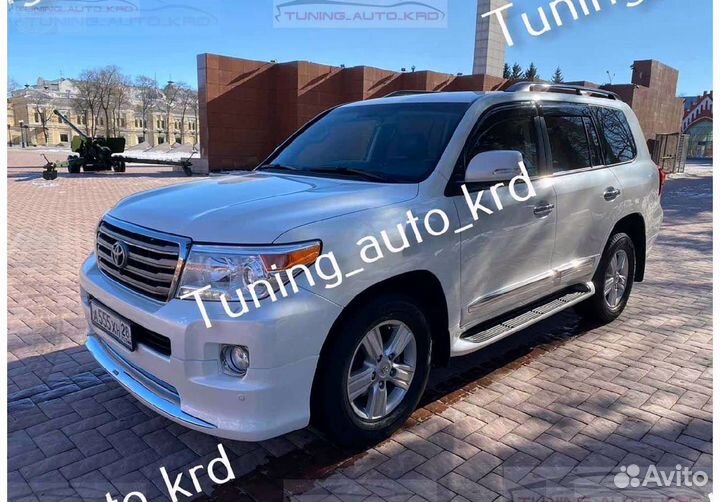 Подножки (пороги) Toyota Land Cruiser 200