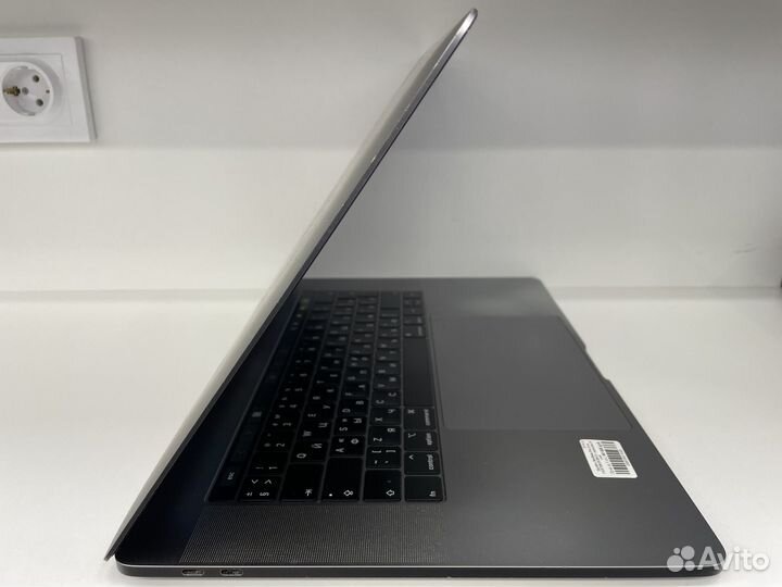 Apple MacBook Pro 15 2018 i9/32Gb