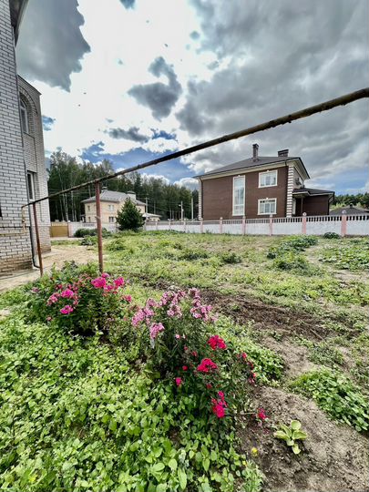 Коттедж 615 м² на участке 14 сот.