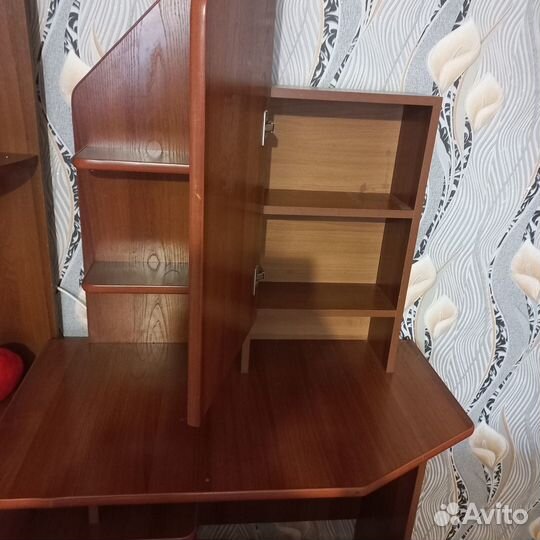 Трюмо с зеркалом