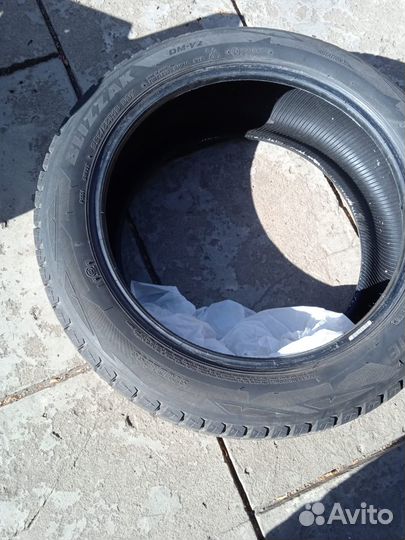 Bridgestone Blizzak DM-V2 225/55 R19