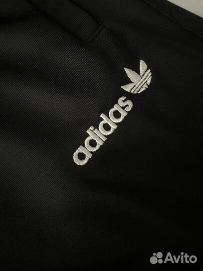 Спортивный костюм Adidas с полосками