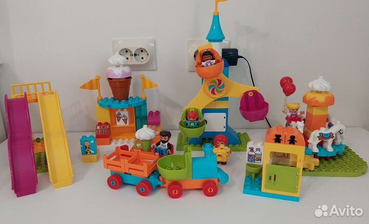 Lego duplo большой парк аттракционов