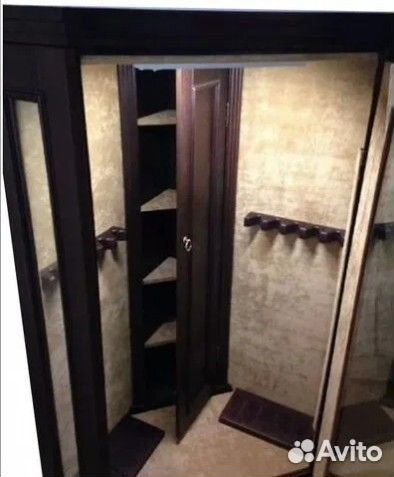 Сейф угловой Витрина в отделке 