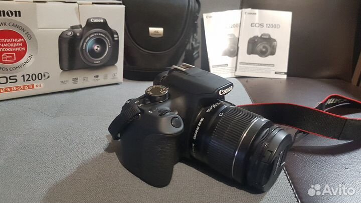 Зеркальный фотоаппарат Canon EOS 1200D