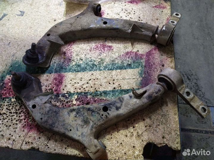 Рычаги передние nissan