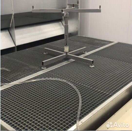 Покрасочная камера с водяной завесой и полом