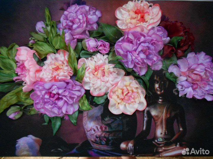 Полотно с вышевкой атласными лентами 