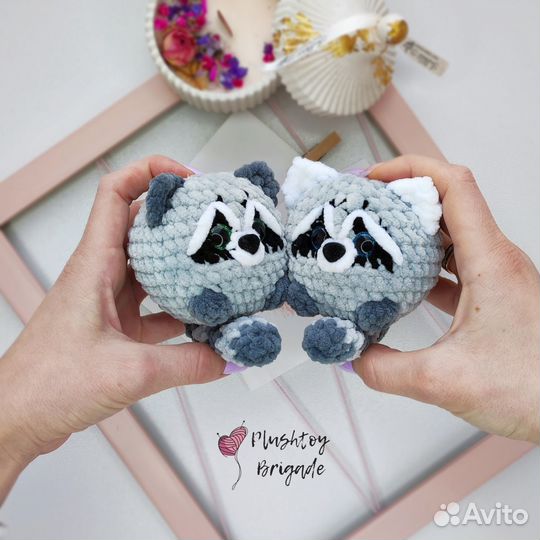 Вязаный плюшевый енотик (на заказ)