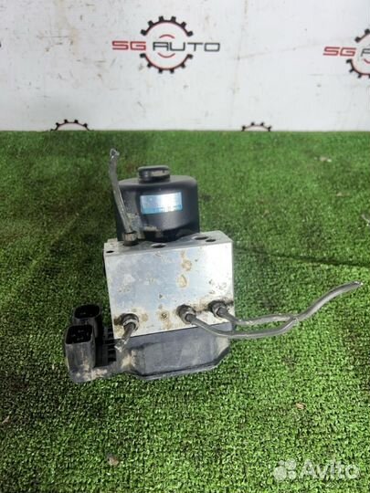 Блок ABS Toyota Celica ZZT231 2ZZ-GE 2000