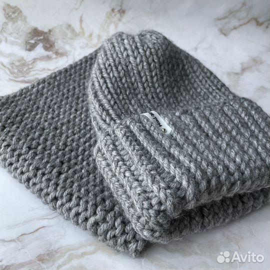 Комплект зимняя шапка и снуд вязаный