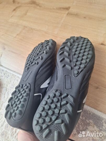 Футбольные бутсы для улицы 36-37 размер