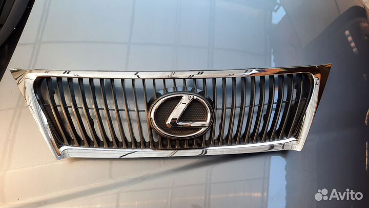 Решётка радиатора is250