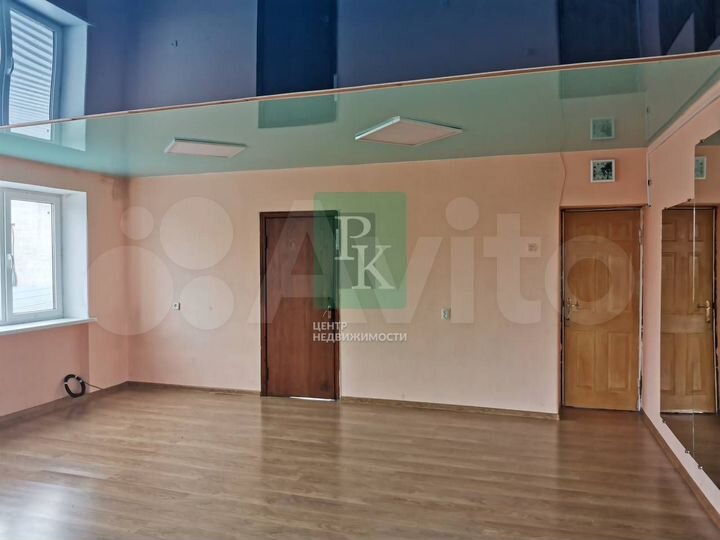 Помещение свободного назначения 33,5 м² с арендато