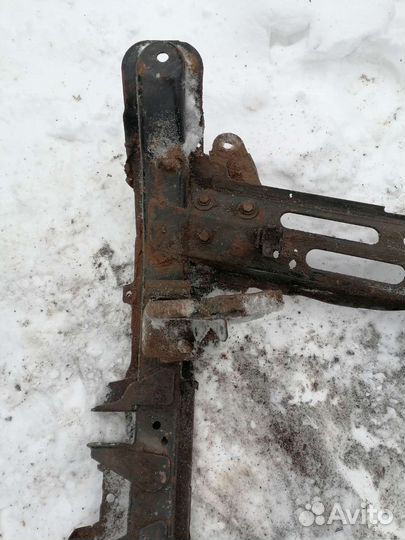 Подрамник Renault scenic 1