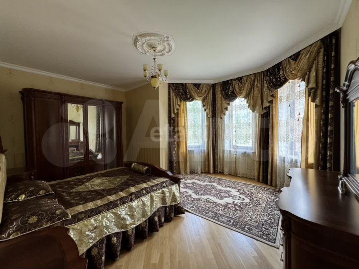 Дом 226 м² на участке 27,8 сот.