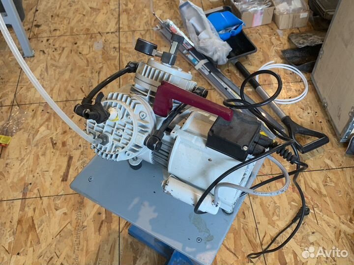 Вакуумный мембранный насос-компрессор KNF