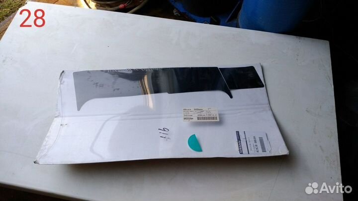 Наклейка двери задней правой Nissan