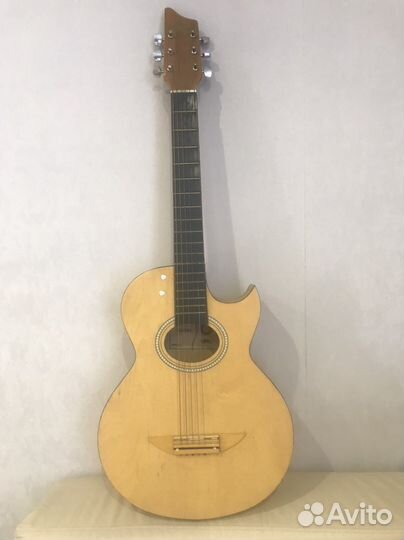 Акустическая гитара