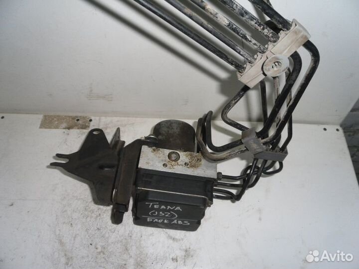 Блок ABS (насос) Nissan Teana (J32) 2008-2013