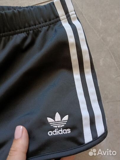 Шорты adidas женские 44 46