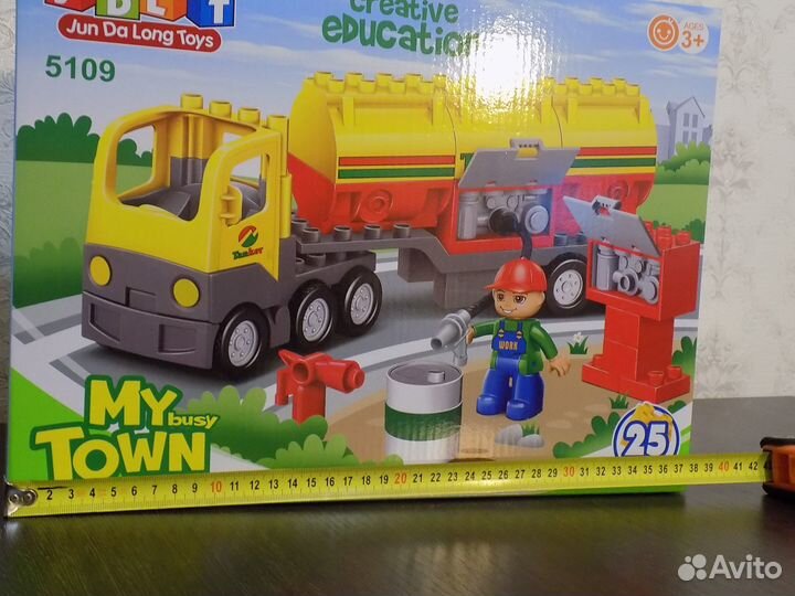 Конструктор аналог lego duplo Бензовоз на заправке