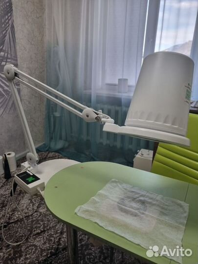 Стол для маникюра и лампа-вытяжка 4 blanc