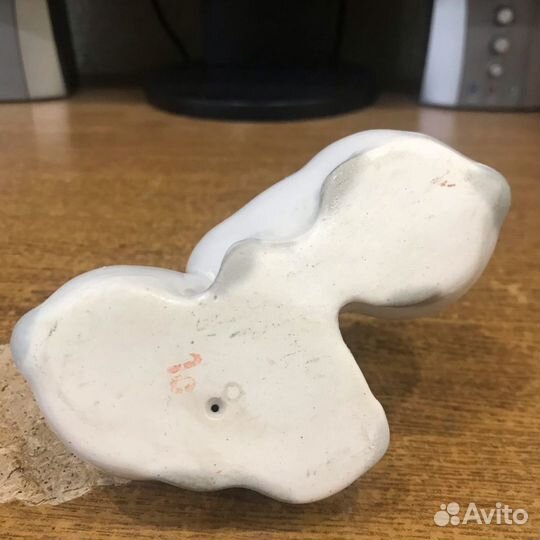 Фарфоровая статуэтка 