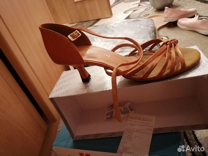 Обувь для бальных танцев