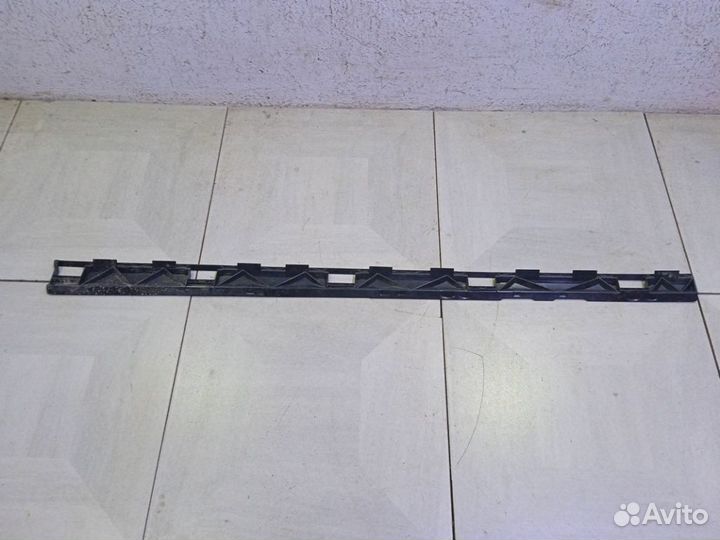 Кронштейн накладки порога