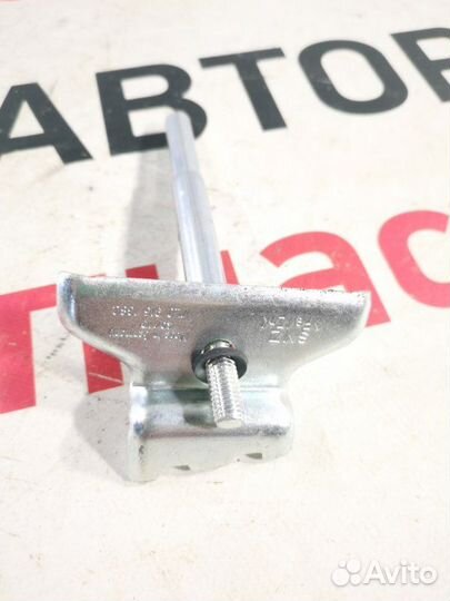 Крепление аккумулятора Porsche Cayenne 958 3.6