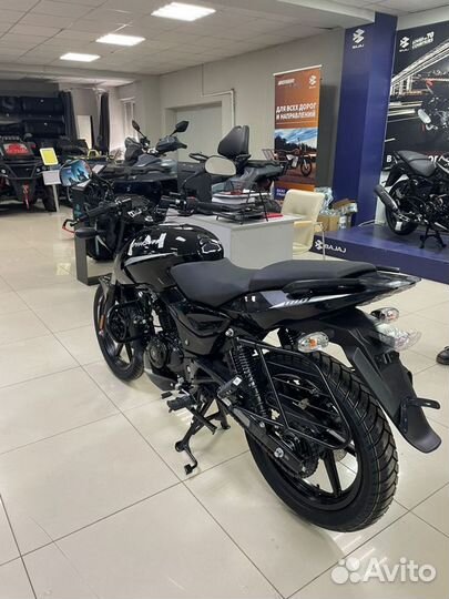 Мотоцикл Bajaj Pulsar 180 черный глянцевый